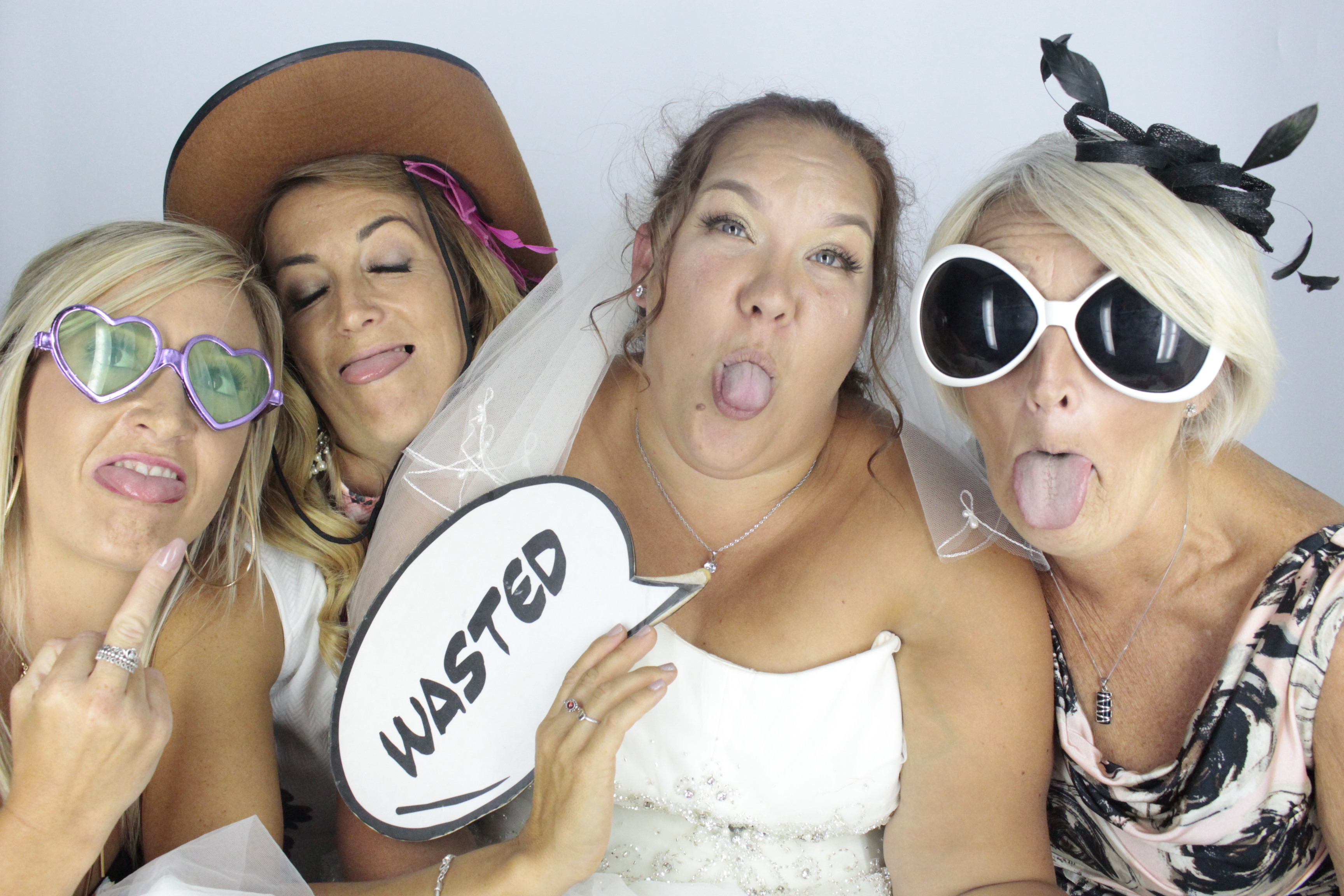  Heather & Daniel's Wedding | View more photos from the event at gallery.myphotoboothexperience.co.uk/u/MyPhotoBoothExperienceLtd/Heather-Daniels-Wedding